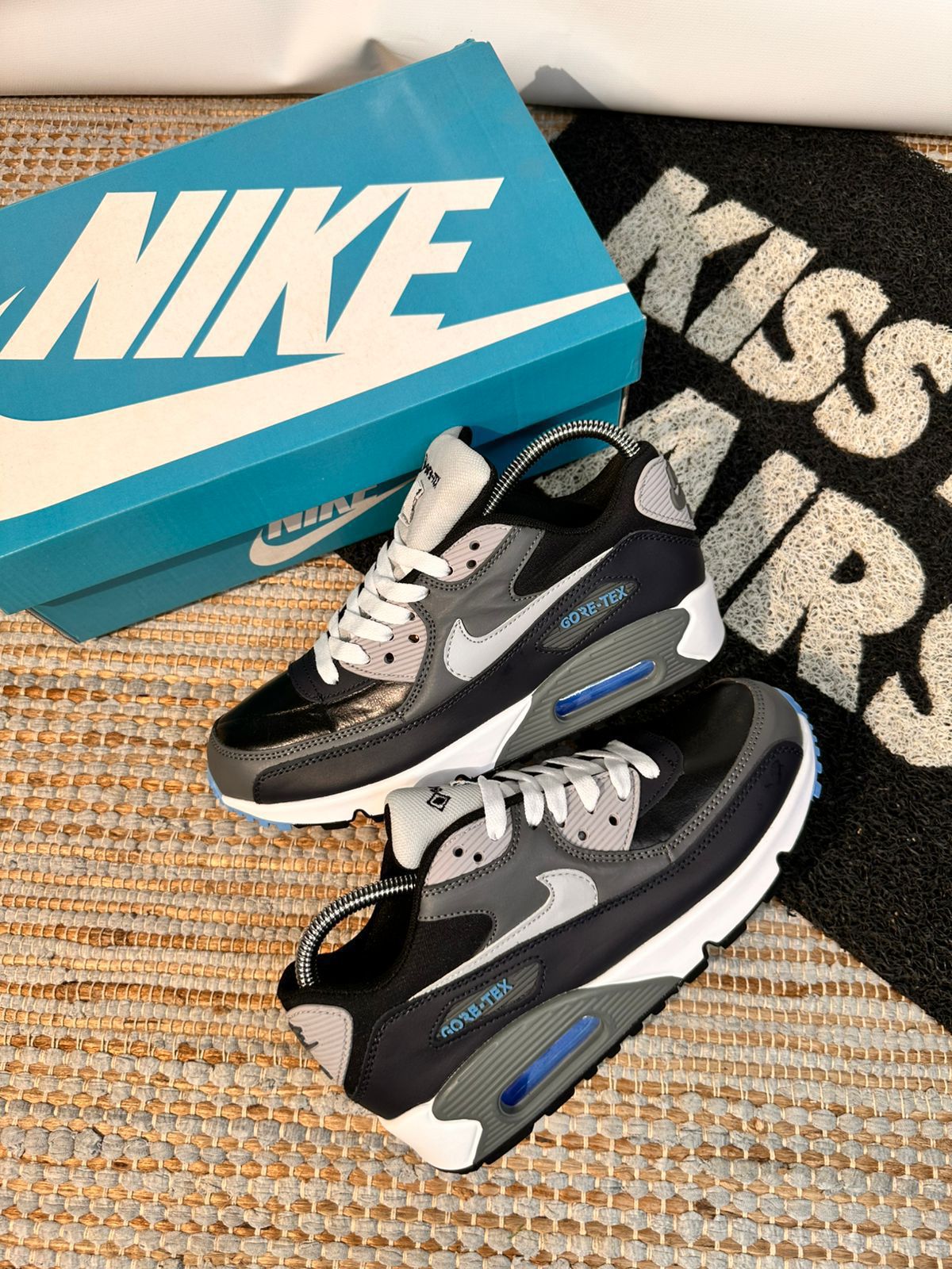 NIKE AIR MAX 90 NEGRAS